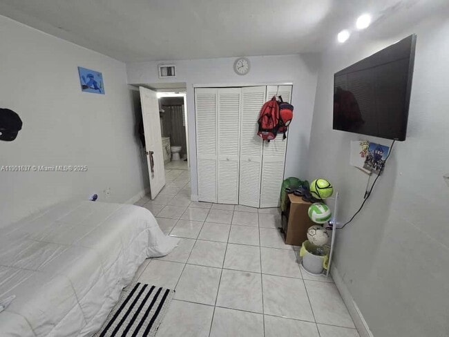 Building Photo - 15620 SW 80th St