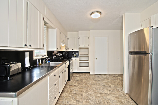 Building Photo - 1129 Ocean Ave