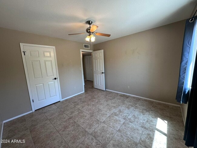 Building Photo - 16421 E Ashbrook Dr