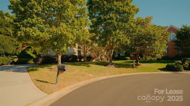 Building Photo - 12325 Summer Breeze Ct