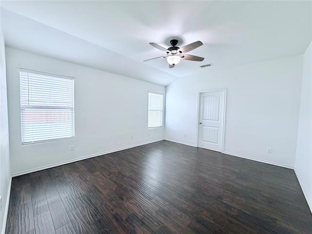 Building Photo - 520 Cantebury Park Ln