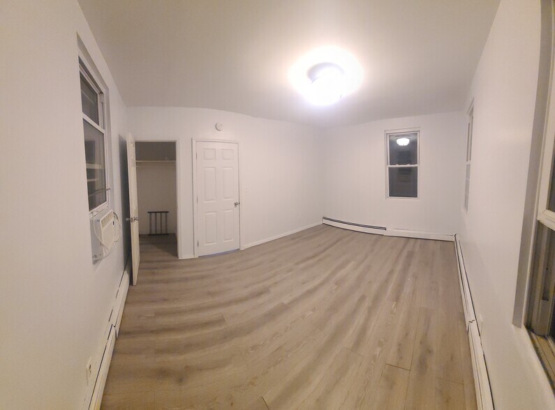 bedroom 1 - 79 Davidson St