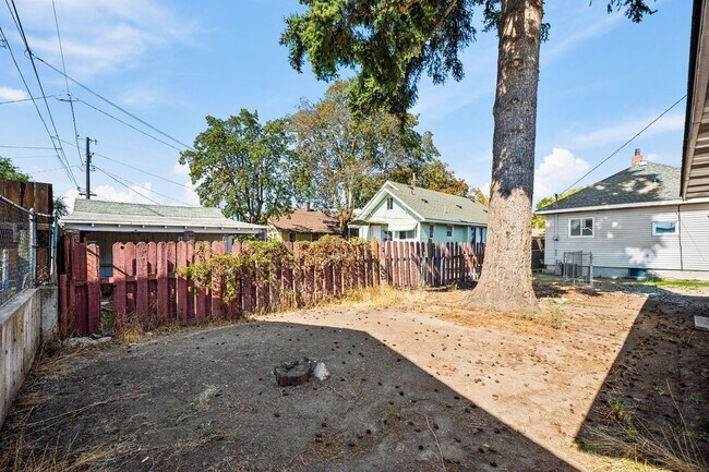 Building Photo - Northeast Spokane Home - Completely Remode...