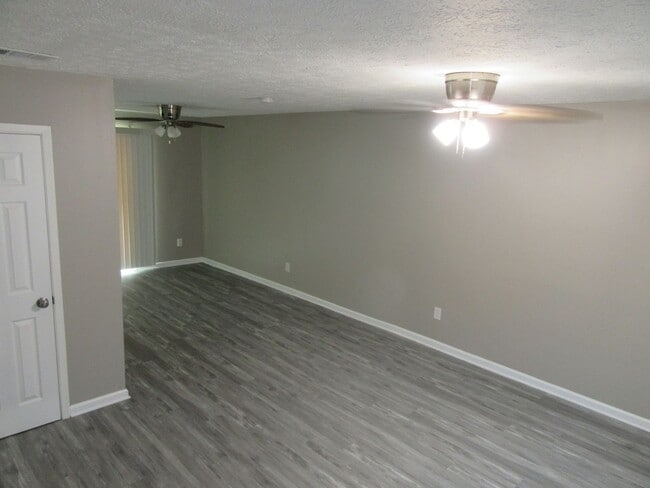 Building Photo - 2912 Sequoia Ave