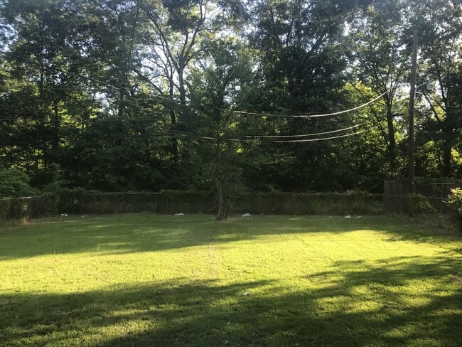 Building Photo - LINWOOD- section 8 approved