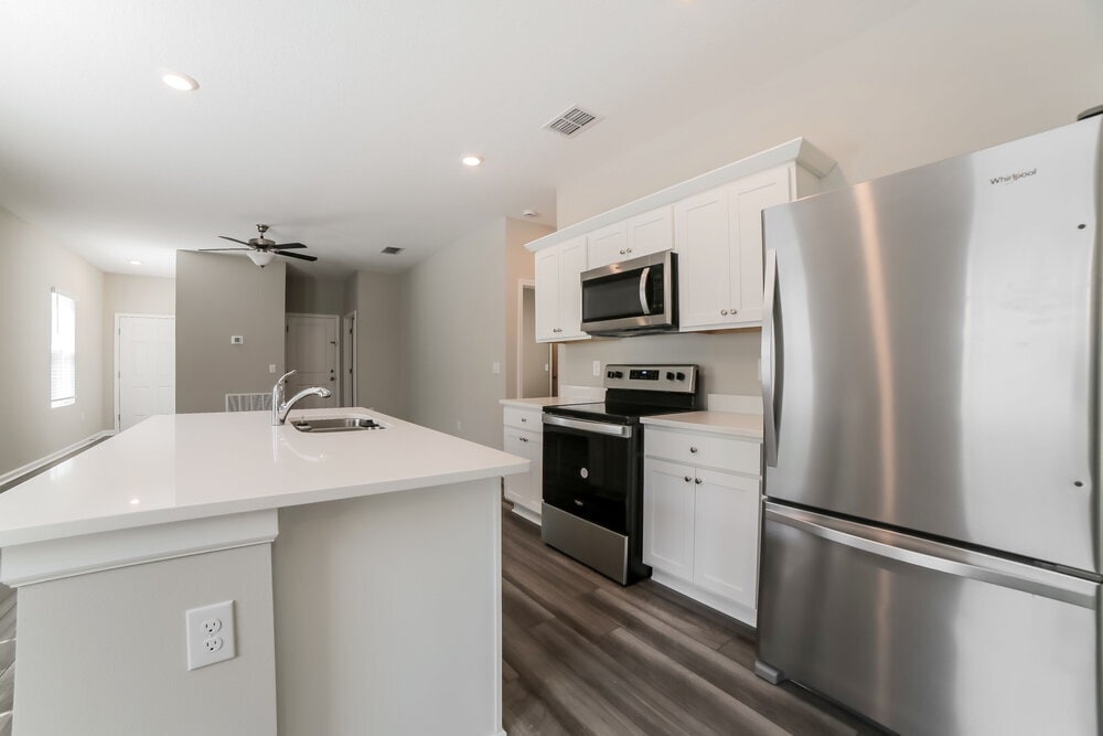 Building Photo - 2096 Harris Hawk Ave