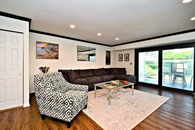 Building Photo - 615 Piedmont Ct