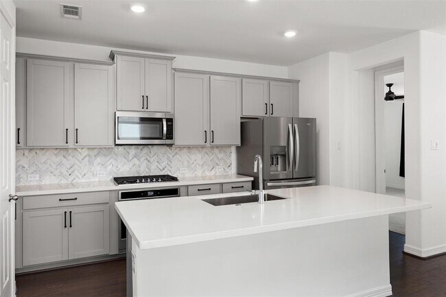 Building Photo - 13525 Emerald Mallard Dr