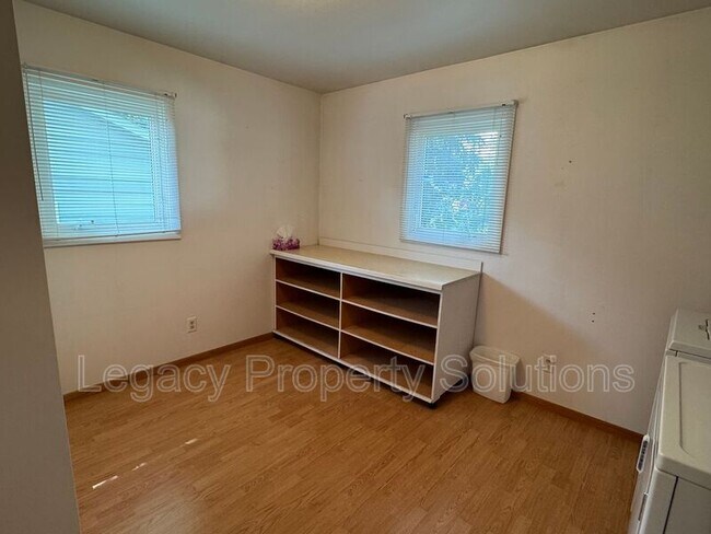 Building Photo - 2106 Assumption Dr