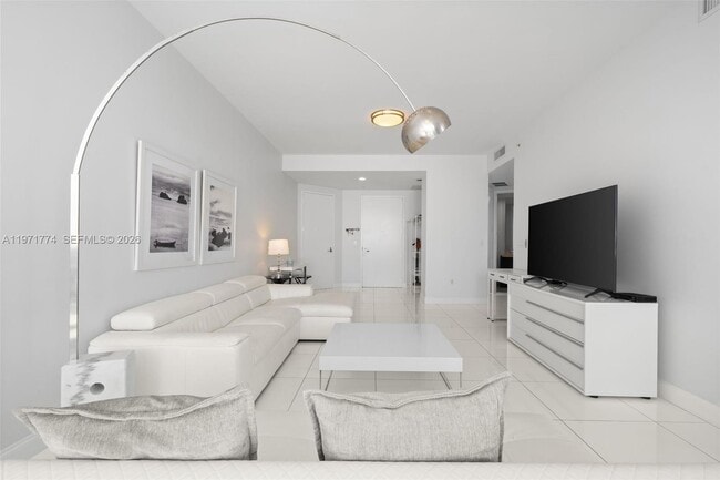 Building Photo - 18201 Collins Ave