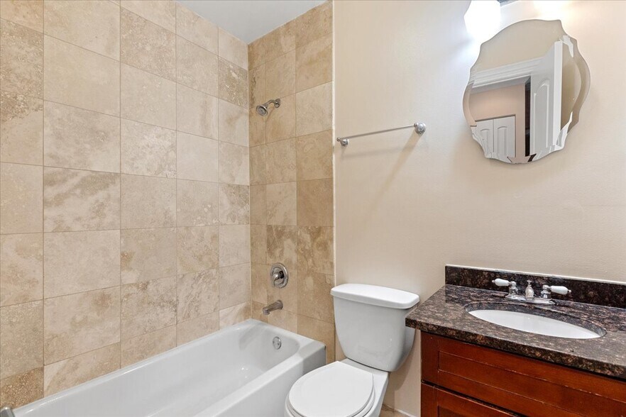 Building Photo - 4016 N Central Park Ave