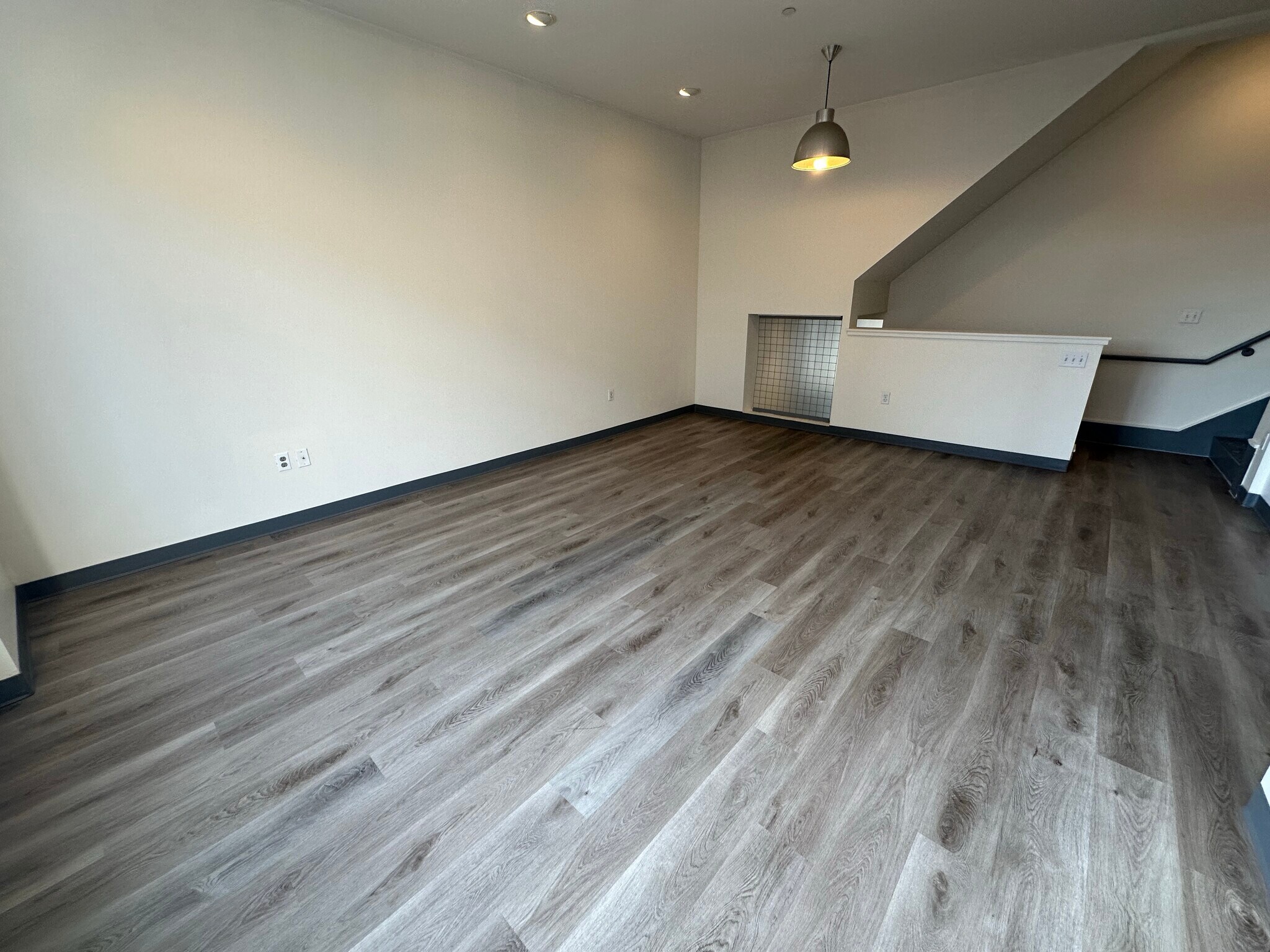 Building Photo - 211 E Berkeley St