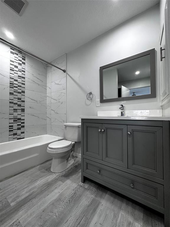 Building Photo - 6295 Bay Club Dr