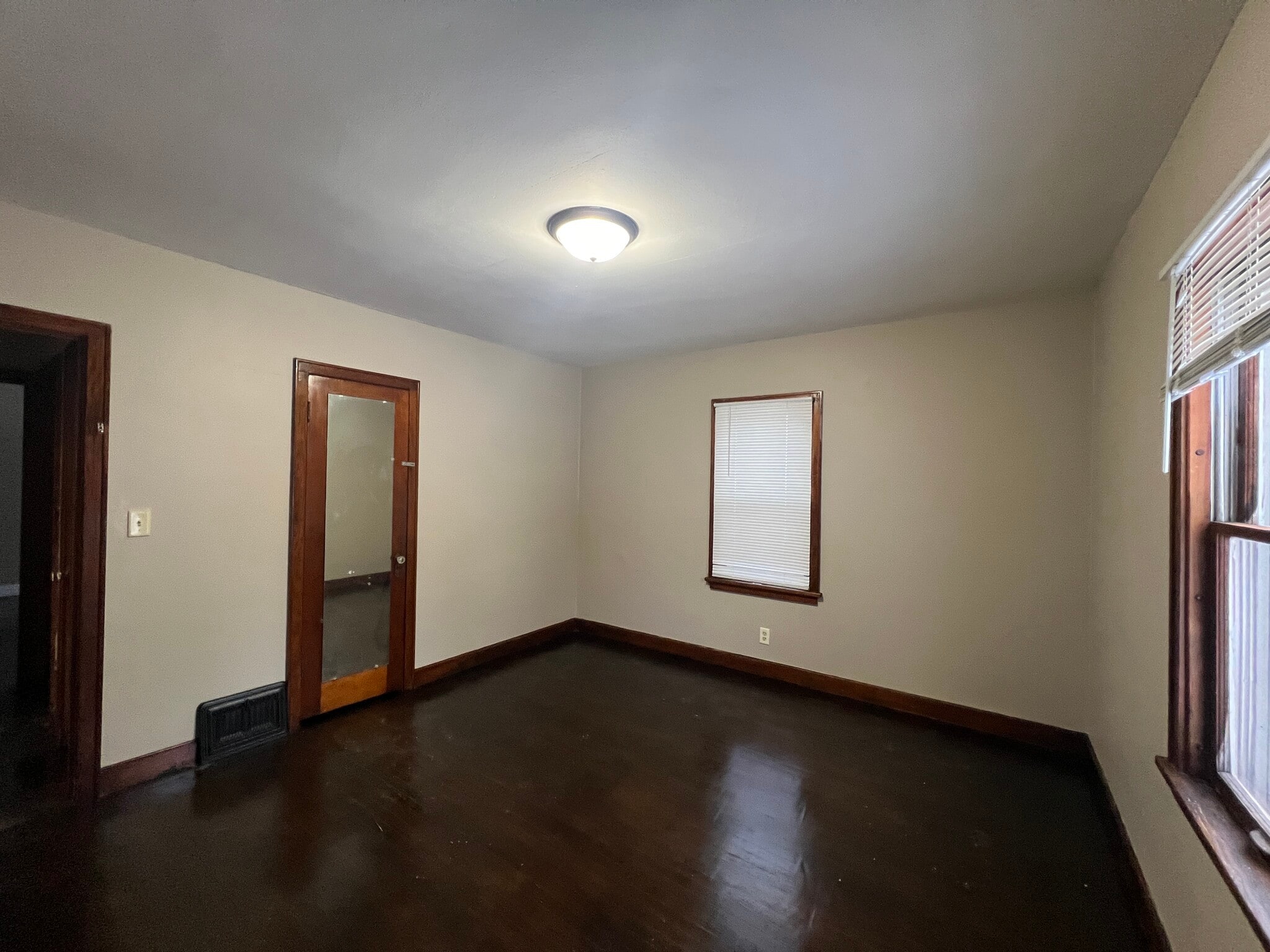 Building Photo - 715 Flieth St