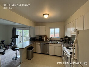 Building Photo - 319 Harvest Dr