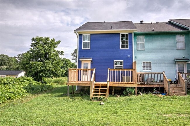 Building Photo - 128 Evergreen Trail SE