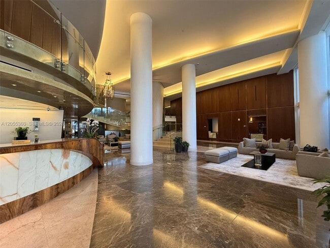 Building Photo - 18101 Collins Ave