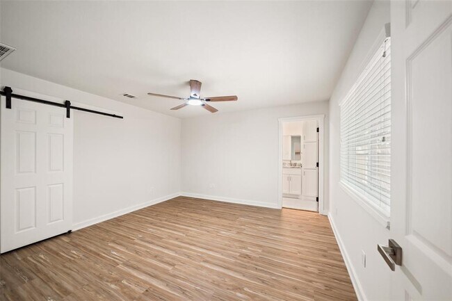 Building Photo - 18 Tulip Hill Ct