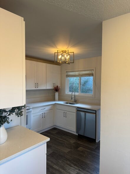 Building Photo - 9621 SE 41st Ave