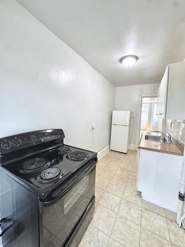 Building Photo - 1103 Linden St