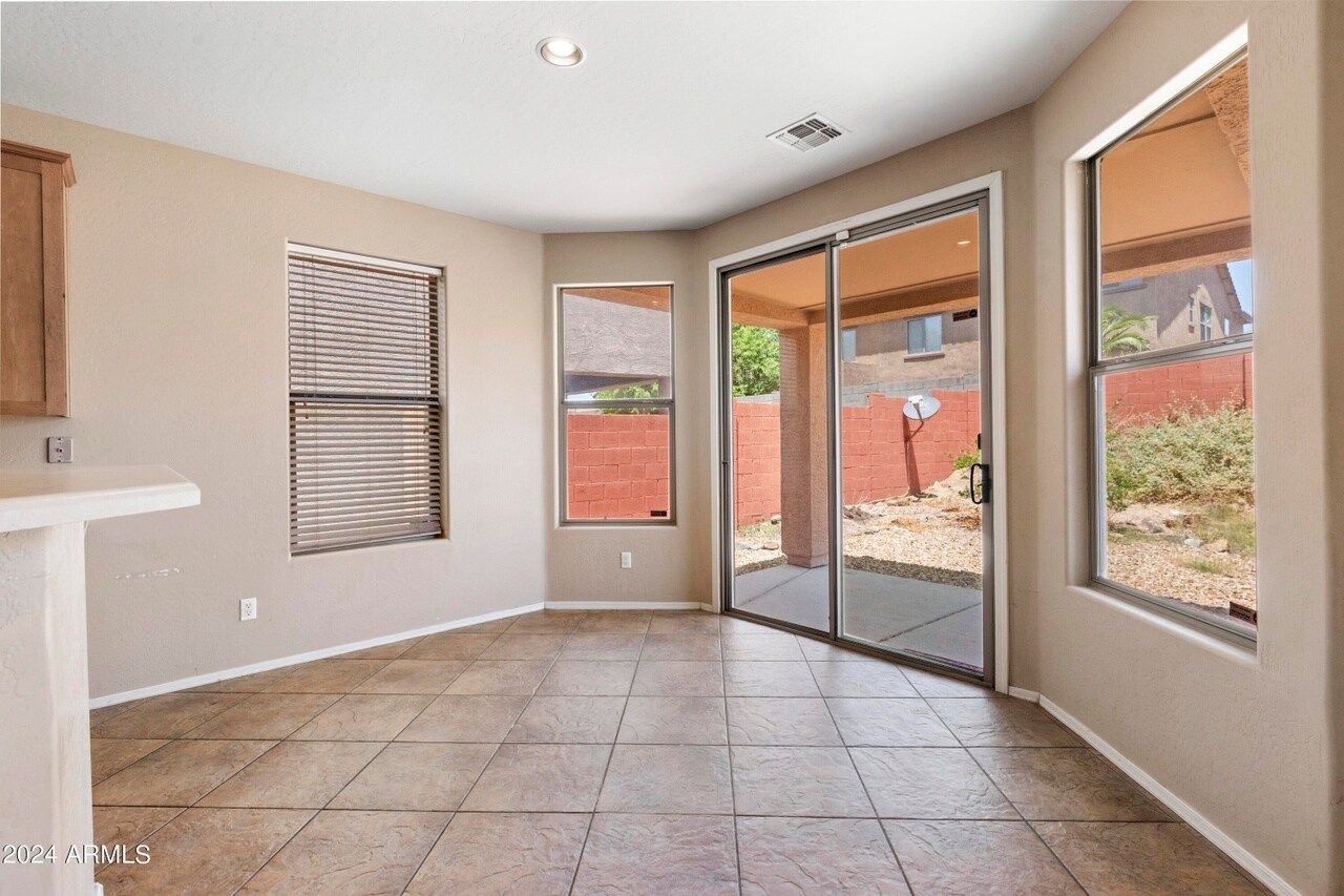 Formal dining - 18466 W Westfall Way