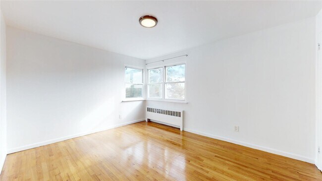 Building Photo - 37 Waring Pl