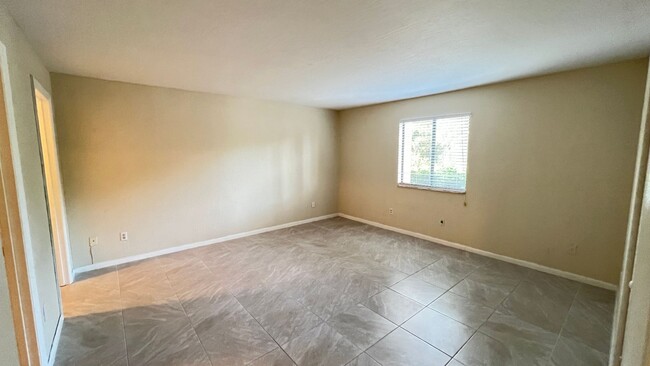 Building Photo - Cozy 2 BD/ 2 BA Apartment in Palm Bay! Was...