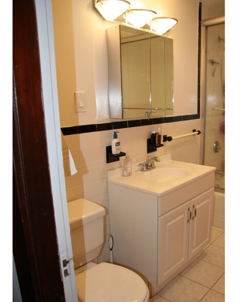 Building Photo - 54 Hobson St