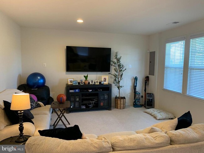 Building Photo - 24689 Capecastle Terrace