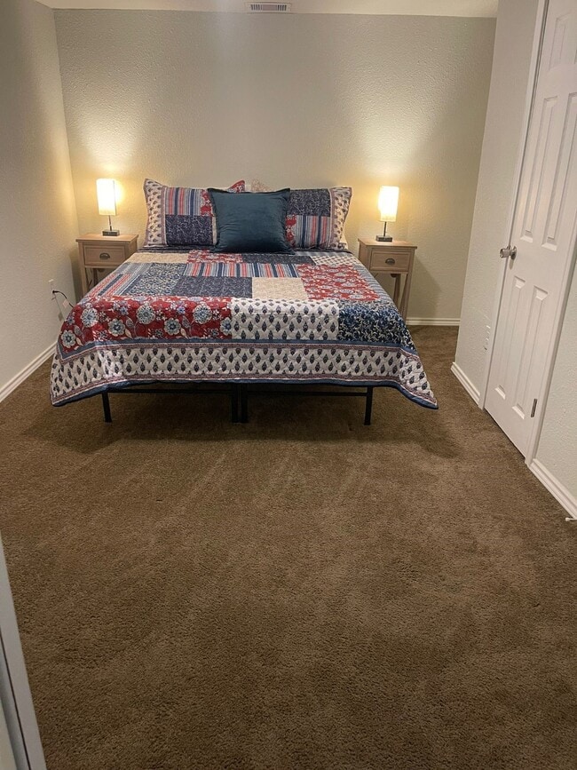 Building Photo - 2010 Caplin St