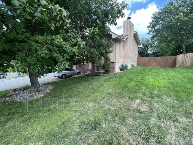 Building Photo - 405 Fort St