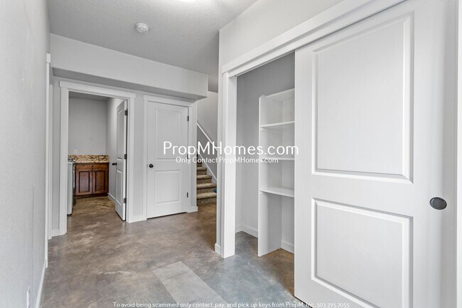 Building Photo - Vibrant Four-Bedroom Country Retreat with ...