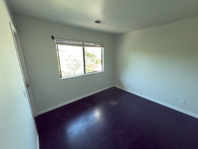 Building Photo - 3322 Santa Rita Rd