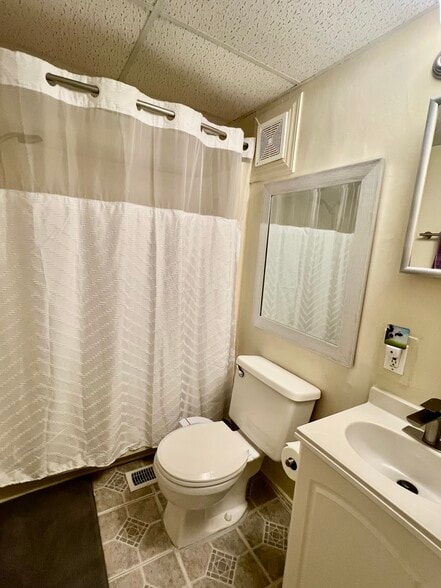 Building Photo - 2329 10th Ct S