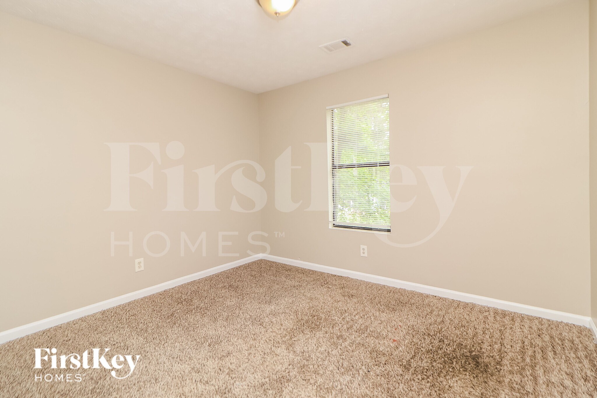 Building Photo - 3346 Clevemont Way