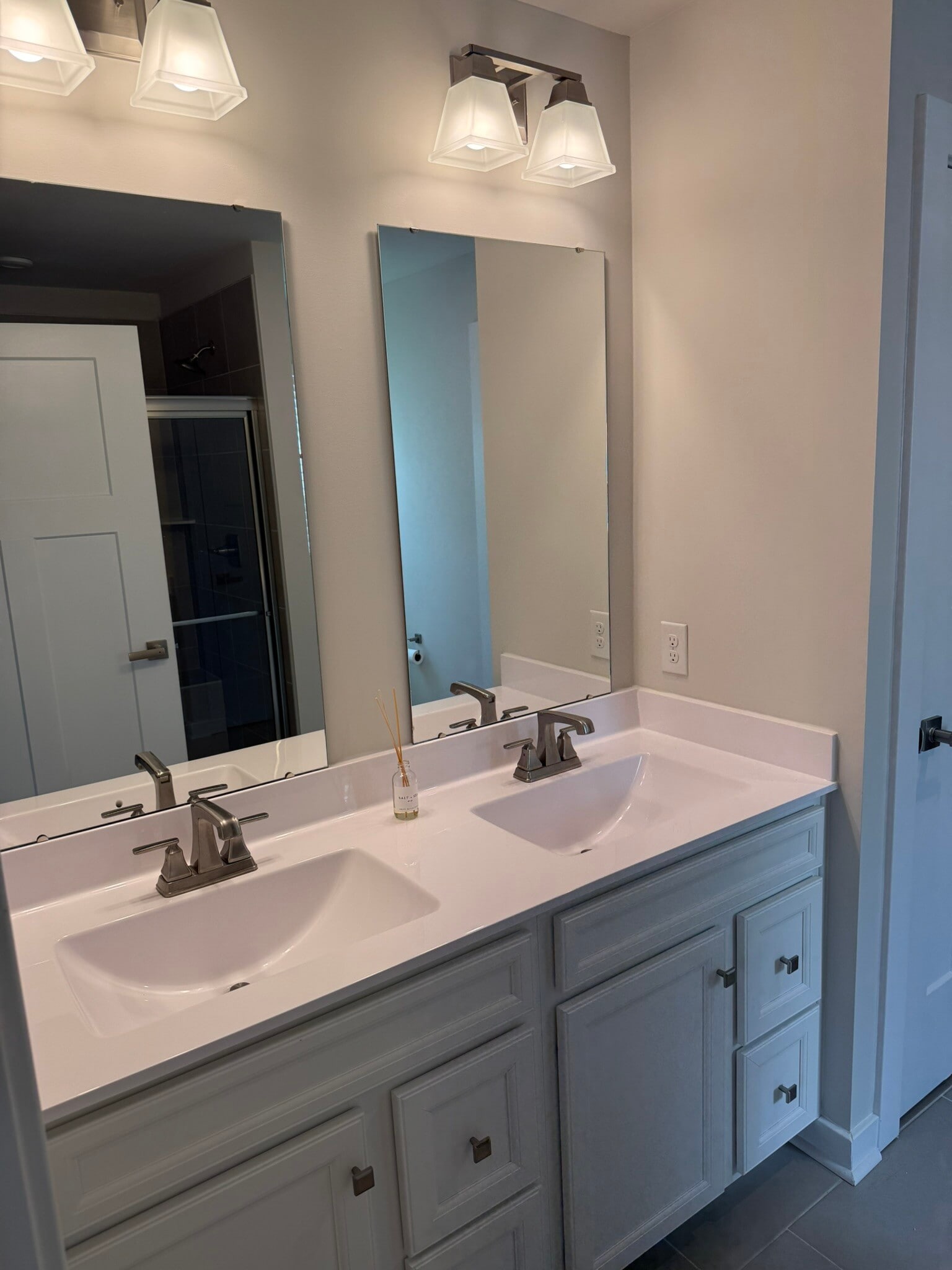 Master Bath with double vanity & shower - 867 Ashlar Cir