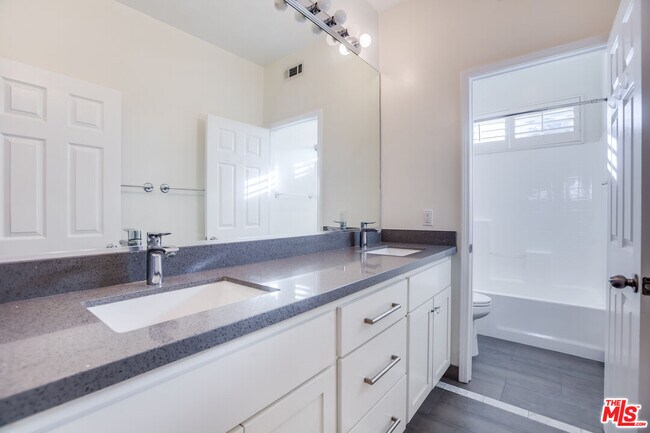 Building Photo - 24040 Dandelion Ln