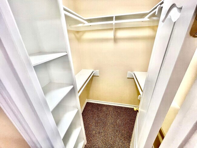 Building Photo - 4246 Dorel Dr