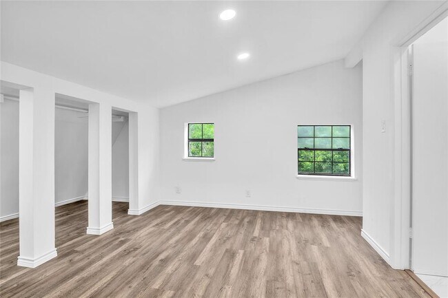 Building Photo - 1031 15th St