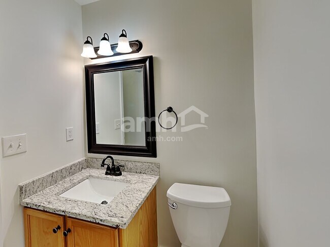 Building Photo - 1215 Brookstone Dr