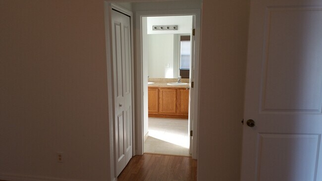 Building Photo - Your Next Home in Groveland