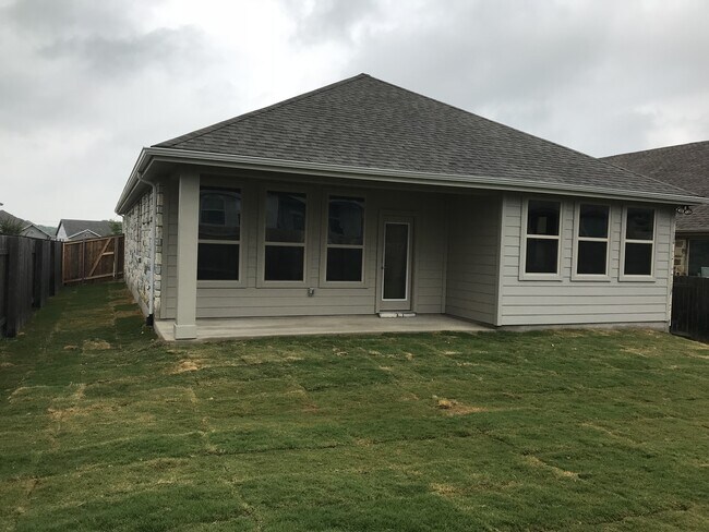 Building Photo - BEAUTIFUL HOME IN TERAVISTA