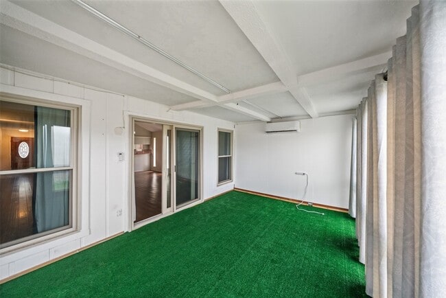 Building Photo - 416 Rolling Hills Dr W