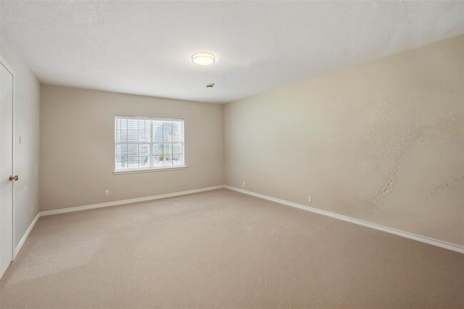 Building Photo - 10700 Beinhorn Rd