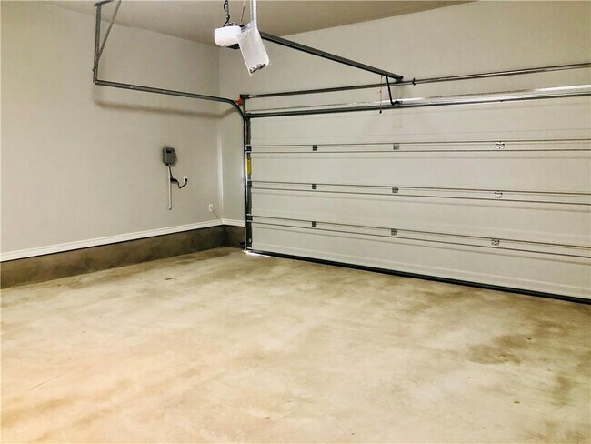 Building Photo - 1323 Ambler Dr