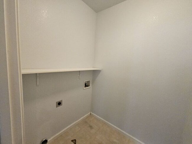 Building Photo - 3 bed 2 bath 2 Car Garage Cimarron Community Home FOR RENT!