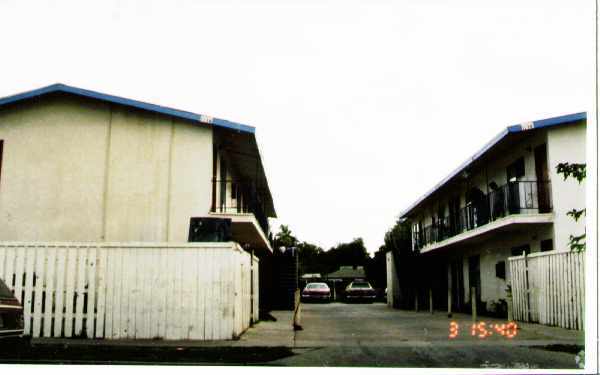 Building Photo - Arroyo Apartments