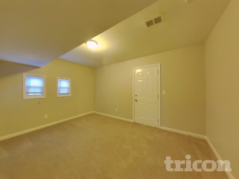 Building Photo - 3510 Cove Terrace