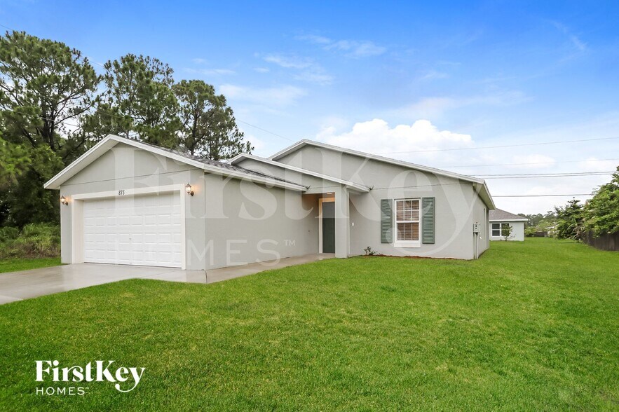 Building Photo - 873 SW Saltonstall Terrace