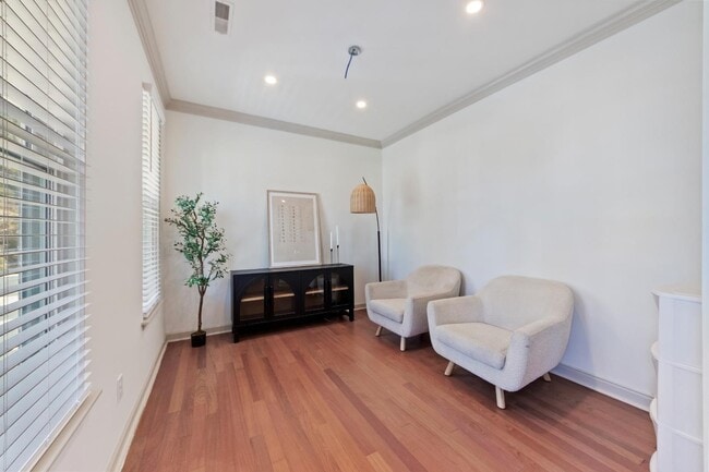 Building Photo - 1353 Black River Dr